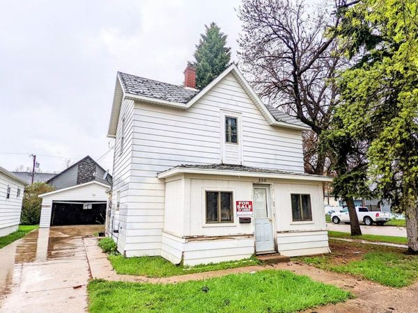 800 Burke Avenue, Harvey, ND 58341