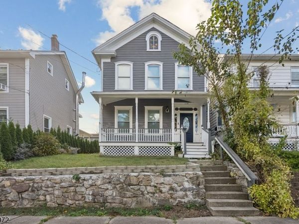 119 Wall St, Belvidere, NJ 07823