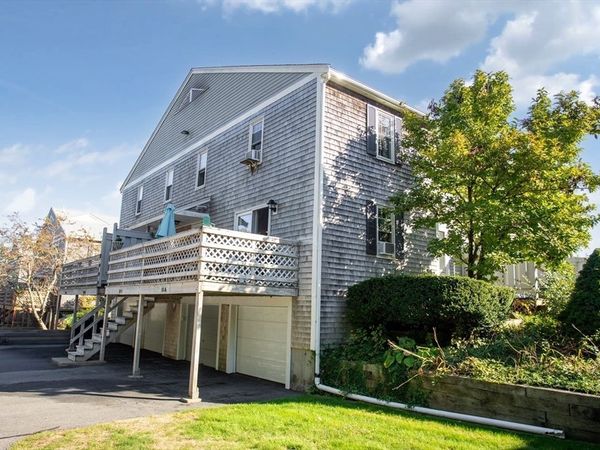 11 Village Green Dr, Unit B, Bourne, MA 02562