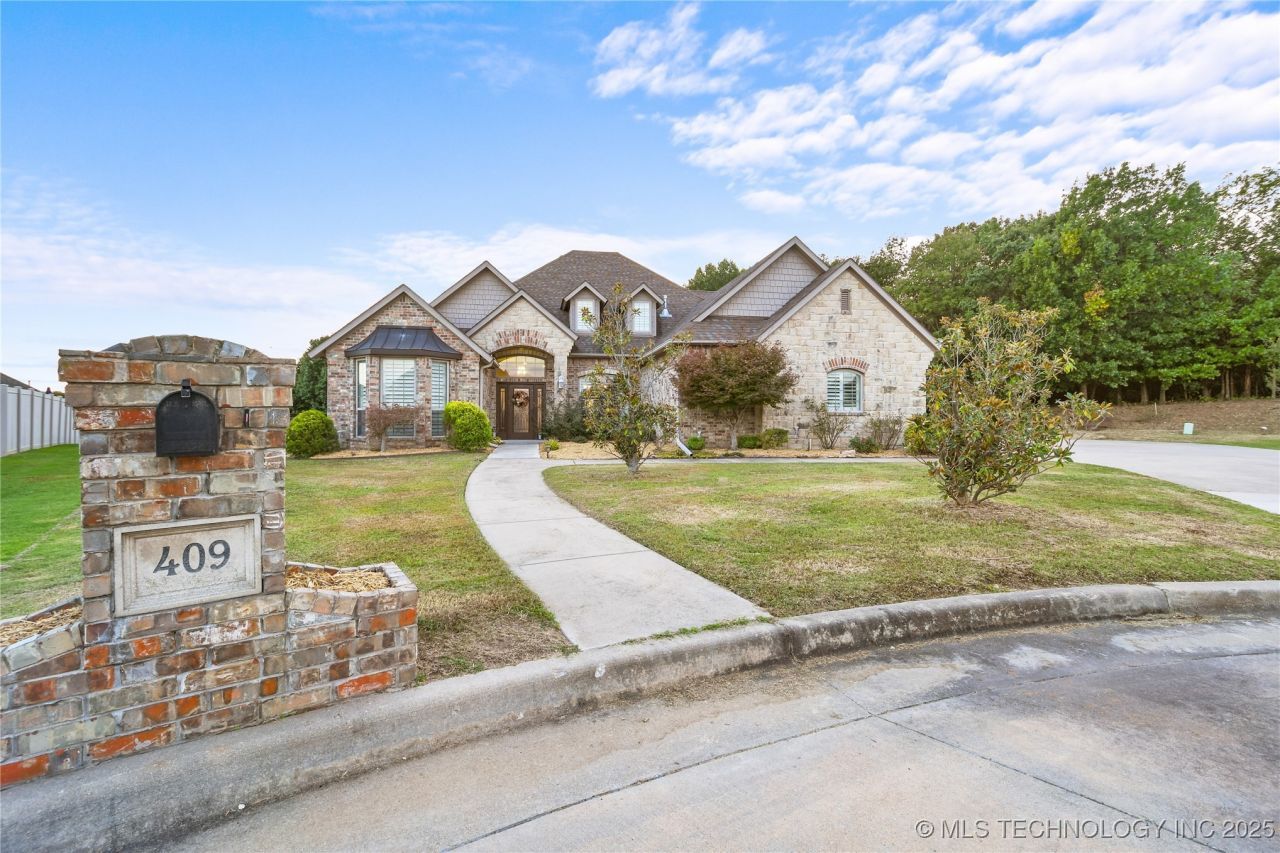 409 Wisteria Way, Ada, OK 74820 Main Photo