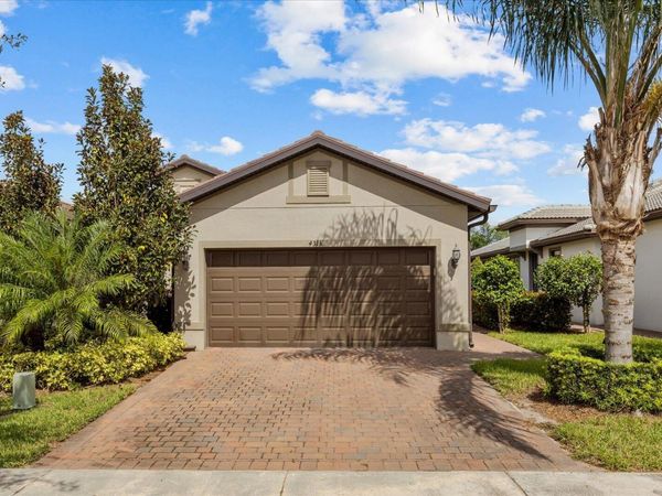 4313 Beauty Leaf Circle, Vero Beach, FL 32967