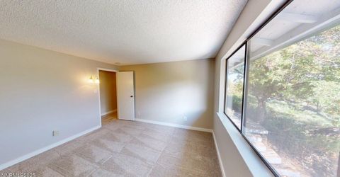 2345 Camelot Way, Reno, NV 89509 Photo