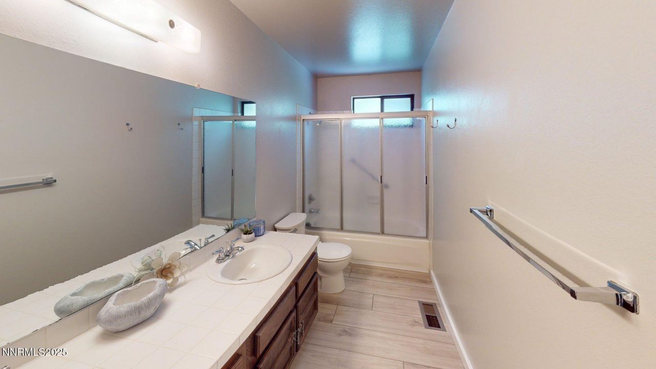 2345 Camelot Way, Reno, NV 89509 Photo