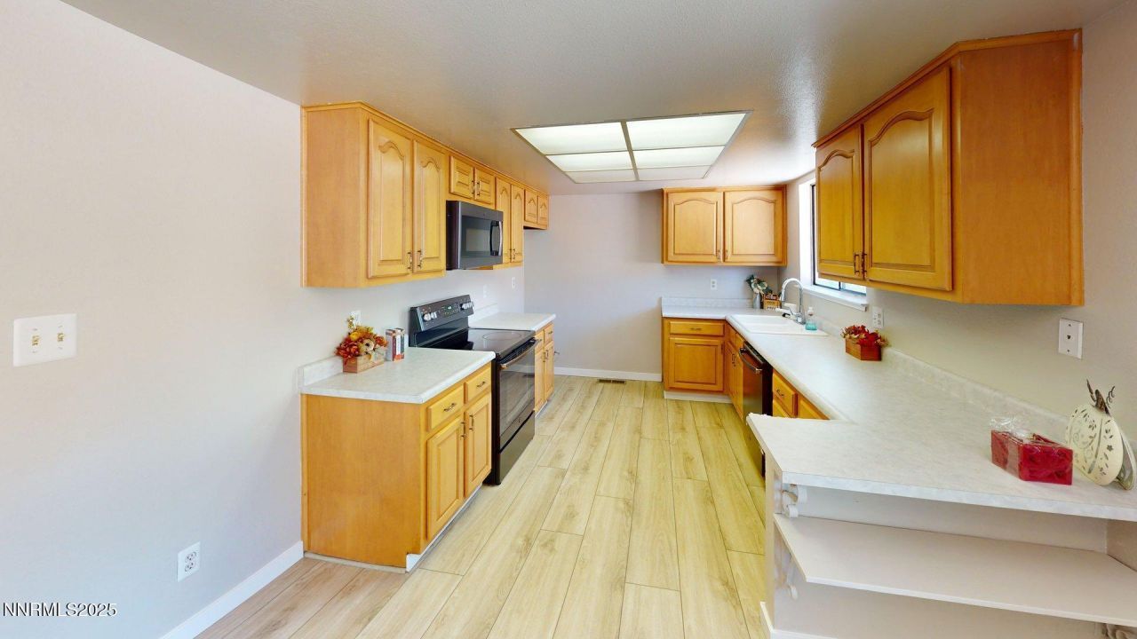 2345 Camelot Way, Reno, NV 89509 Photo