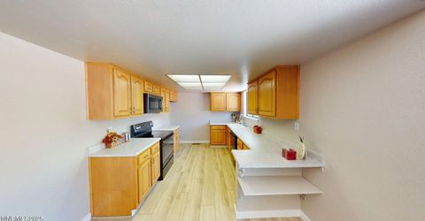 2345 Camelot Way, Reno, NV 89509 Photo