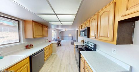 2345 Camelot Way, Reno, NV 89509 Photo