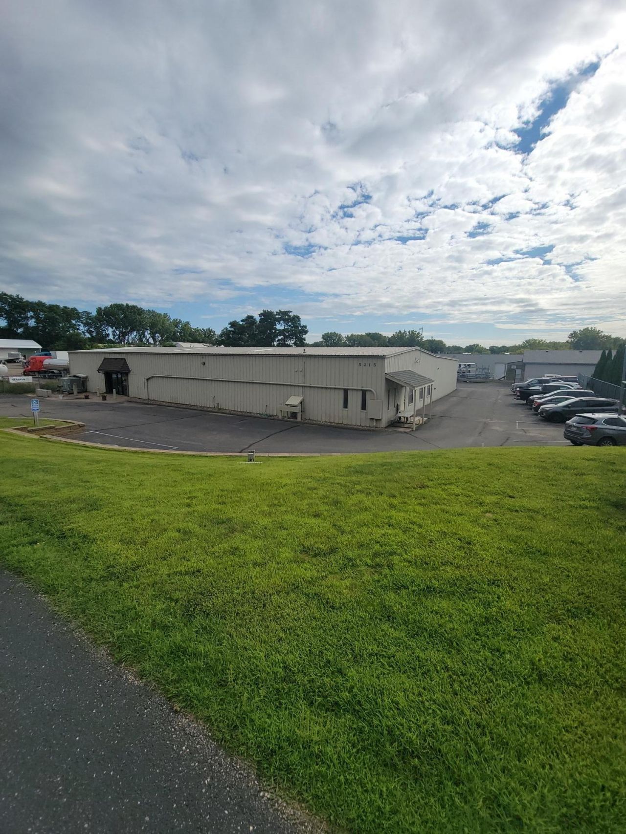 5215 Gershwin Avenue N, Oakdale, MN 55128