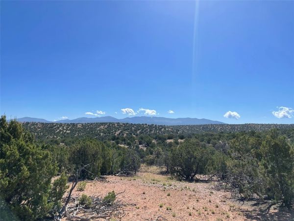 145 Vuelta Maria, Santa Fe, NM 87506