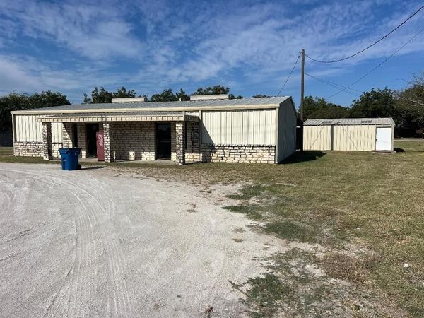 804 S Bosque Street , Whitney, TX 76692