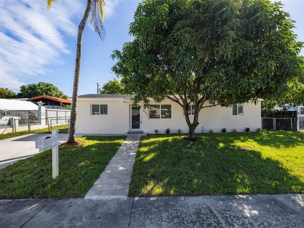 18931 NW 44th Ave, Miami Gardens, FL 33055