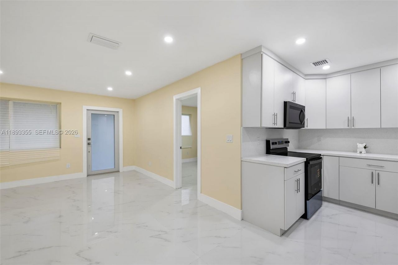 18931 NW 44th Ave, Miami Gardens, FL 33055 Photo