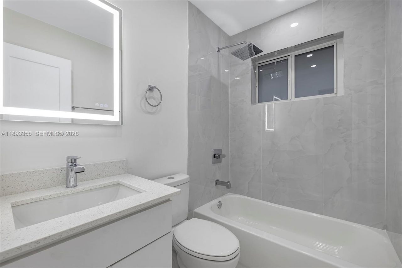 18931 NW 44th Ave, Miami Gardens, FL 33055 Photo