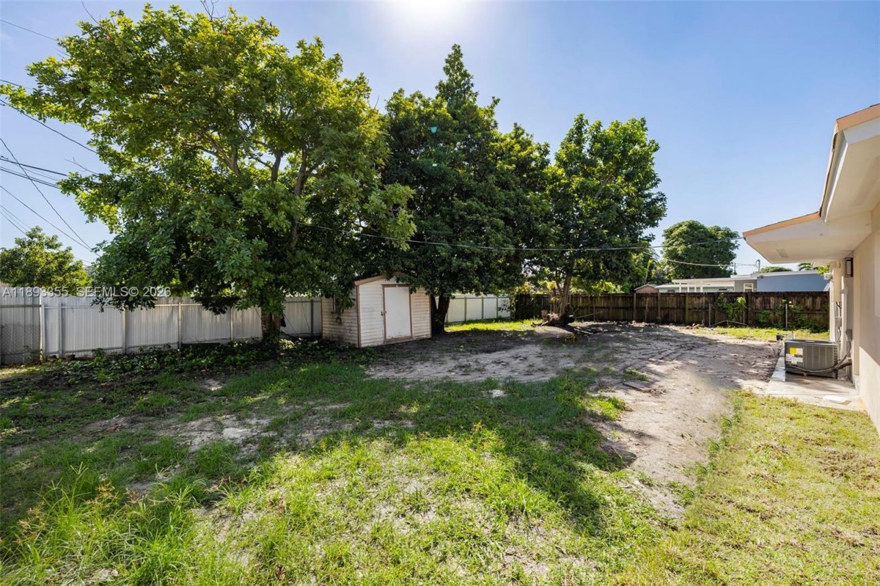 18931 NW 44th Ave, Miami Gardens, FL 33055 Photo