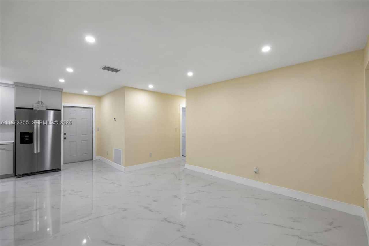 18931 NW 44th Ave, Miami Gardens, FL 33055 Photo