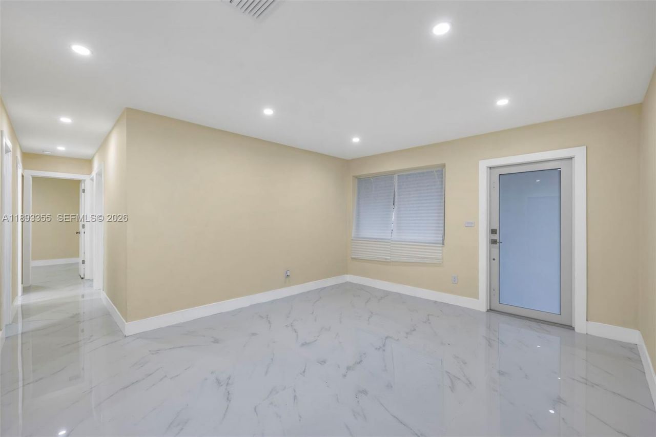 18931 NW 44th Ave, Miami Gardens, FL 33055 Photo