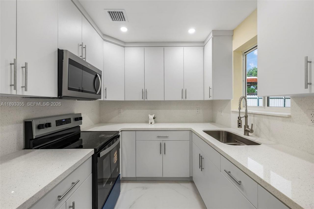 18931 NW 44th Ave, Miami Gardens, FL 33055 Photo