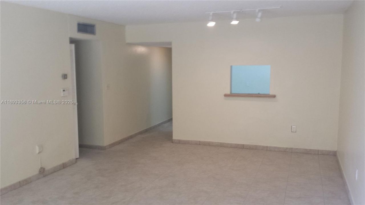 11925 NE 2nd Ave, Unit B116, North Miami, FL 33161 Photo