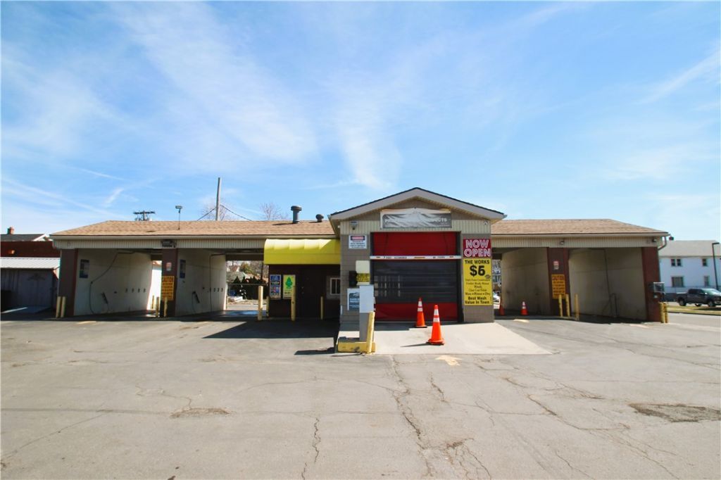 2795 Bailey Avenue, Buffalo, NY 14215 Main Photo