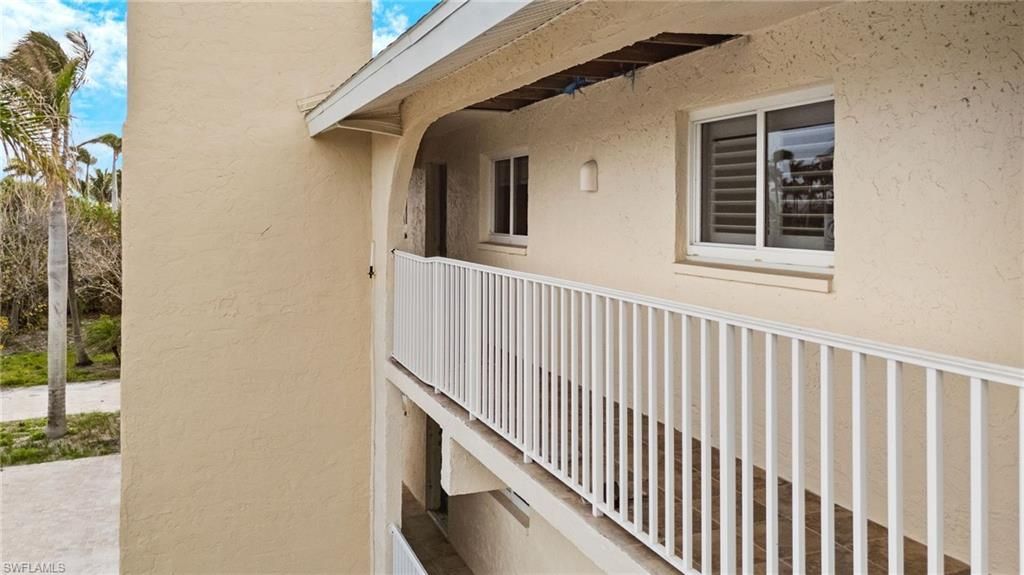 527 E Gulf Dr, Unit 204, Sanibel, FL 33957 Photo