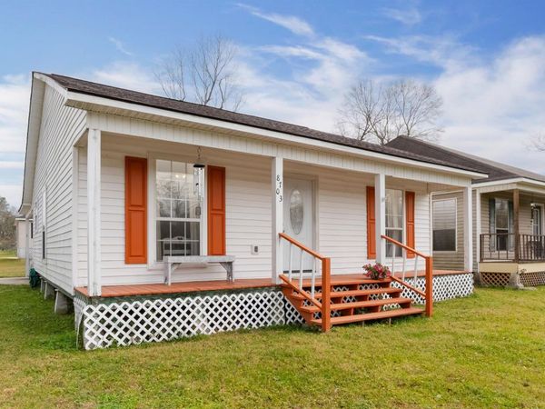 8703 Aspen Ct, Denham Springs, LA 70726