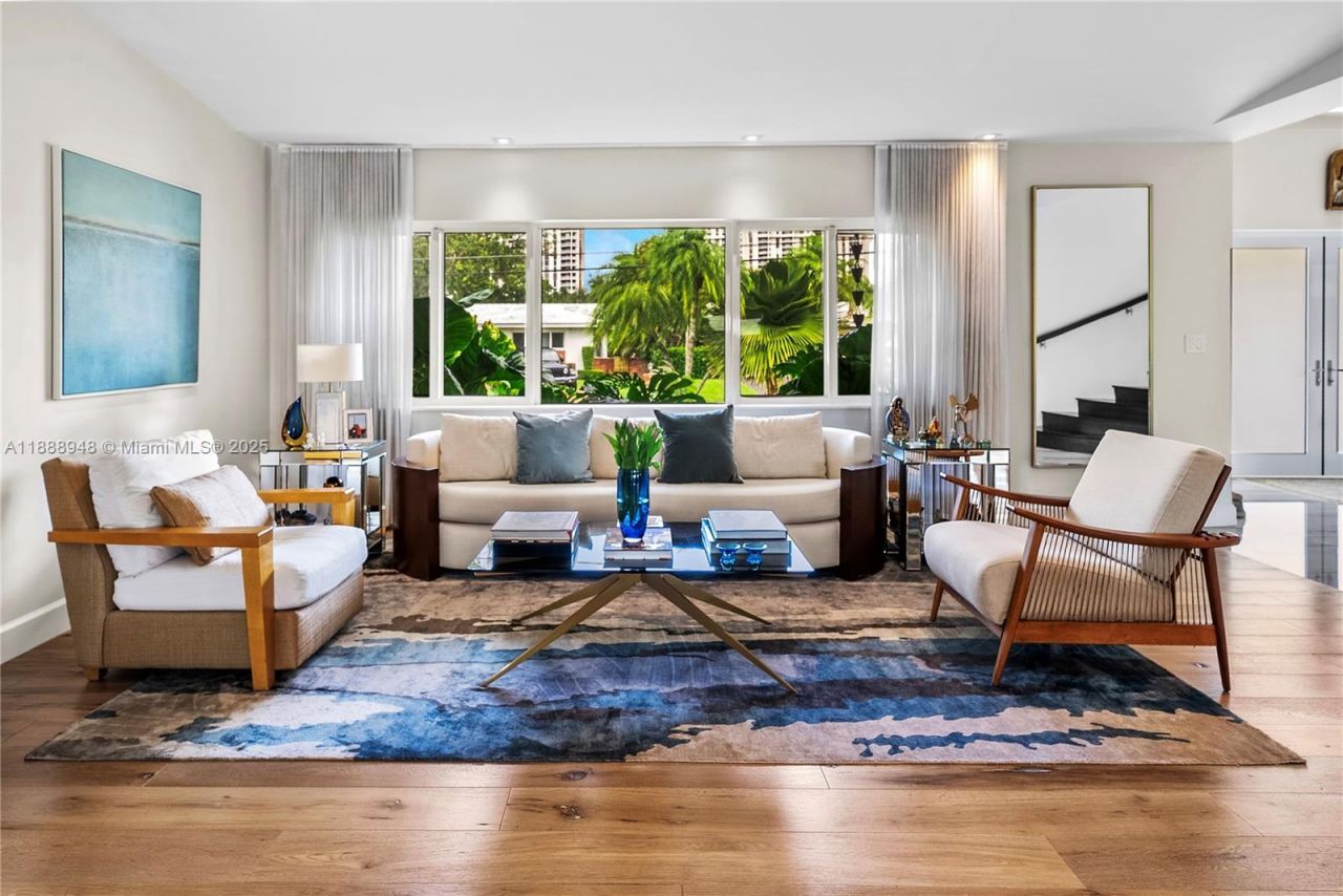 1370 NE 103rd St, Miami Shores, FL 33138 Photo