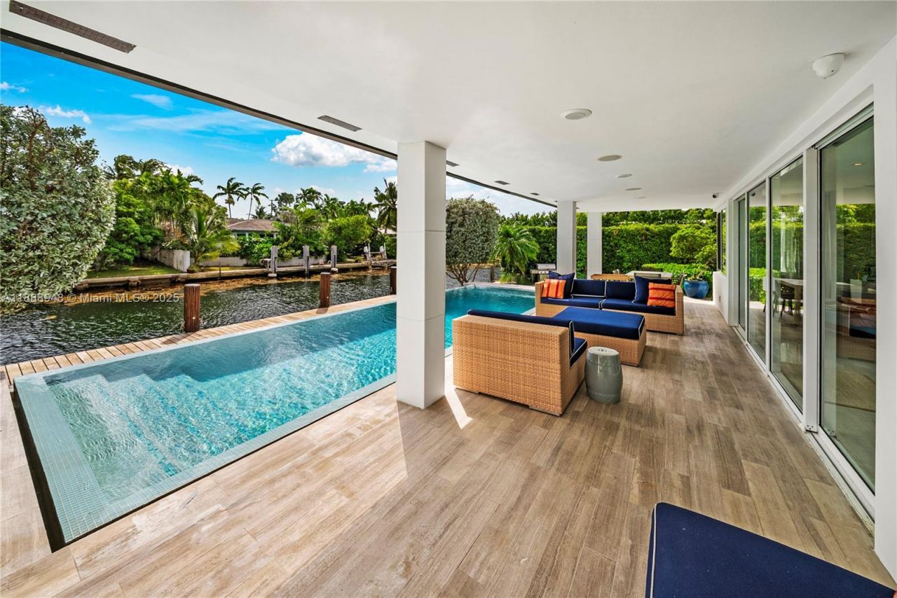 1370 NE 103rd St, Miami Shores, FL 33138 Photo