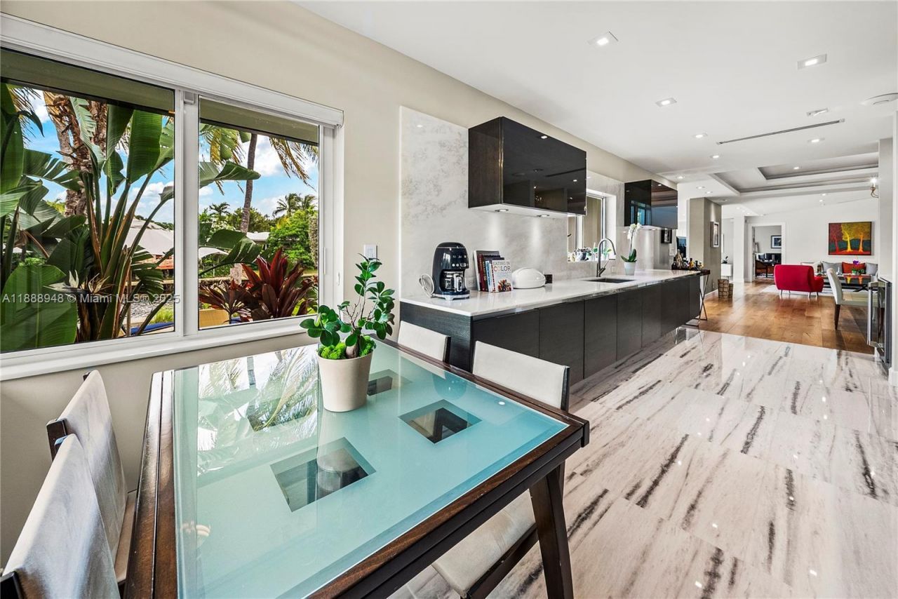 1370 NE 103rd St, Miami Shores, FL 33138 Photo