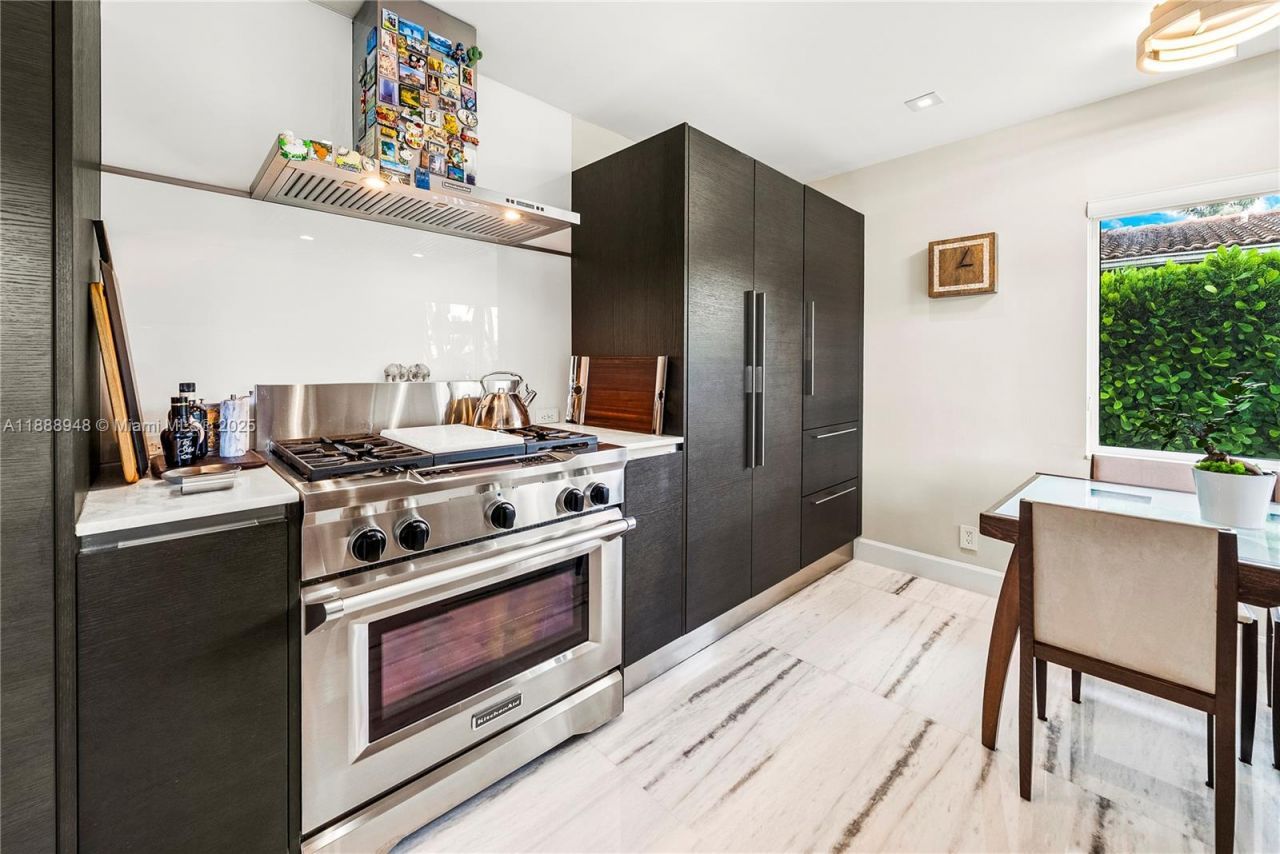 1370 NE 103rd St, Miami Shores, FL 33138 Photo