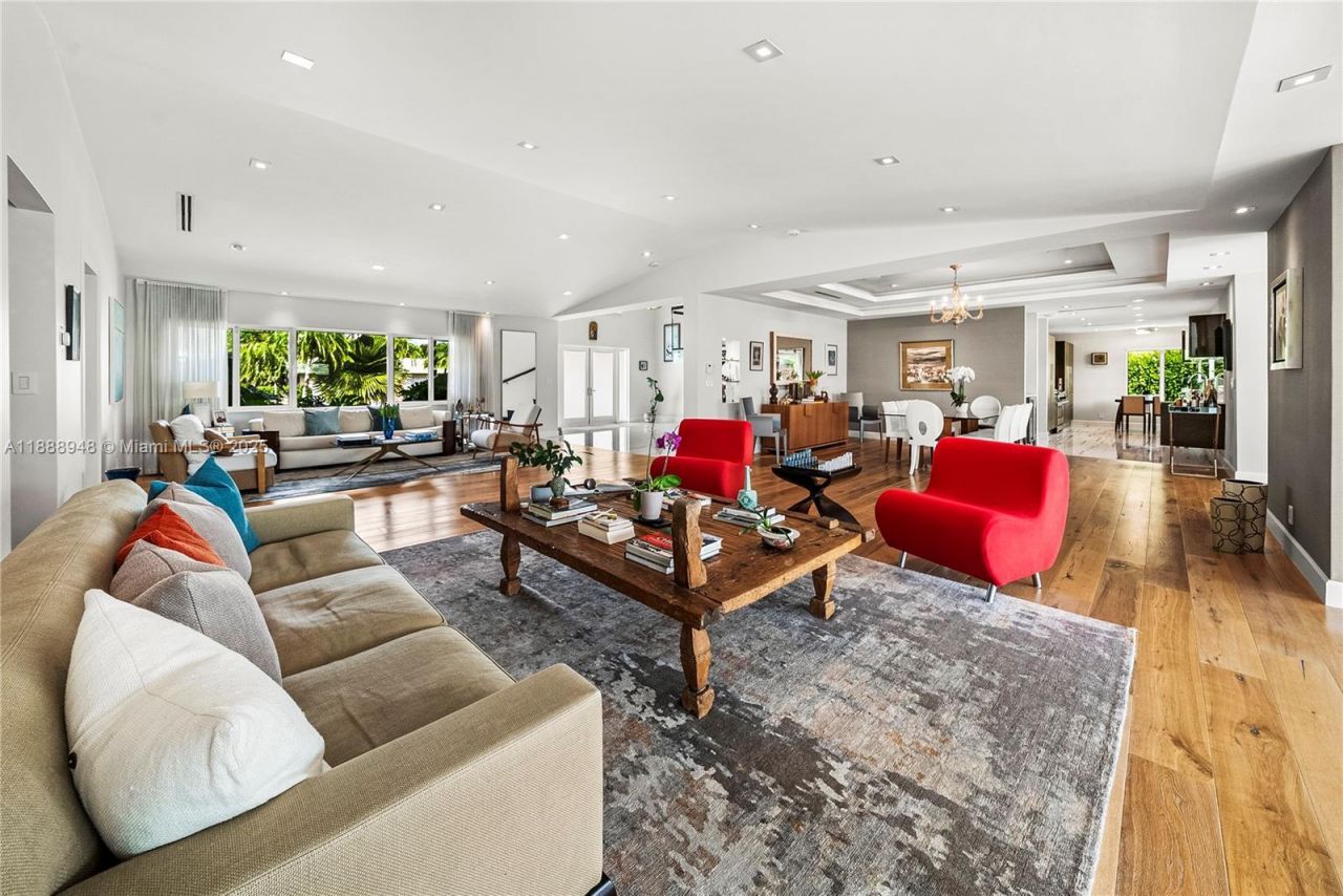 1370 NE 103rd St, Miami Shores, FL 33138 Photo