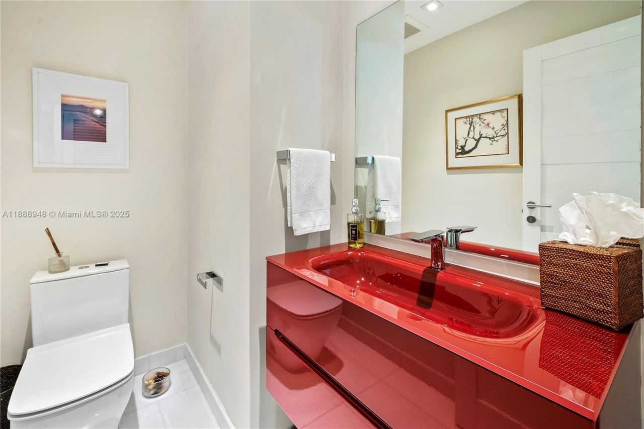 1370 NE 103rd St, Miami Shores, FL 33138 Photo