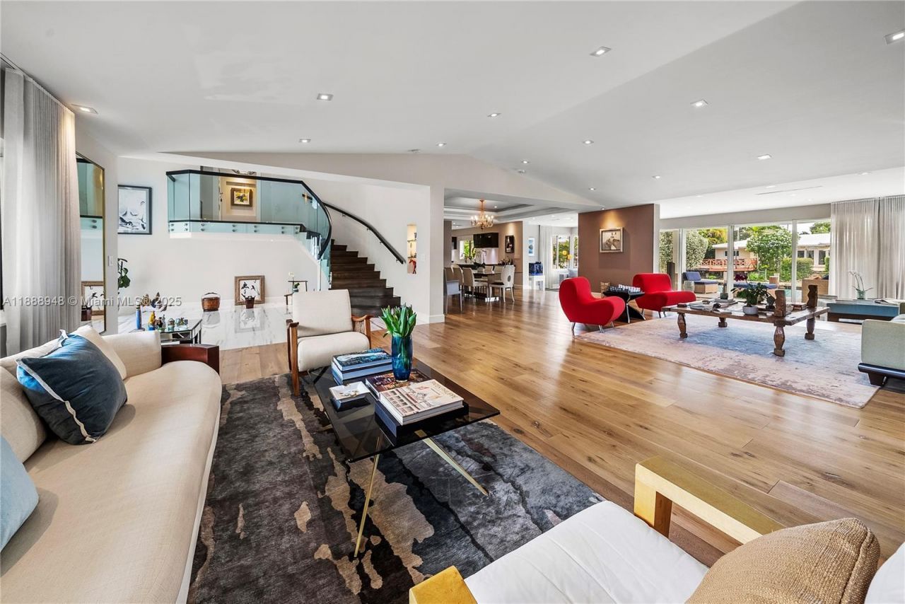 1370 NE 103rd St, Miami Shores, FL 33138 Photo