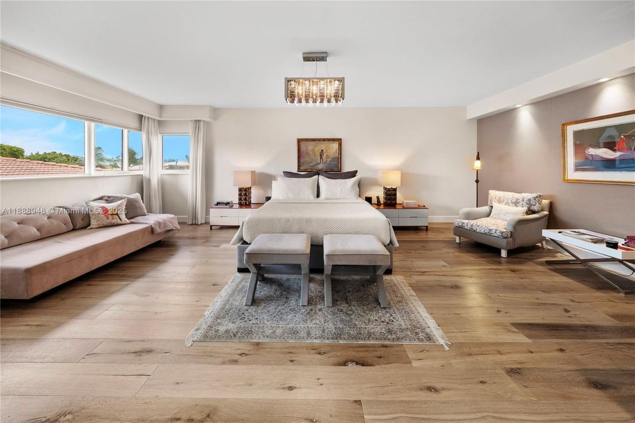 1370 NE 103rd St, Miami Shores, FL 33138 Photo