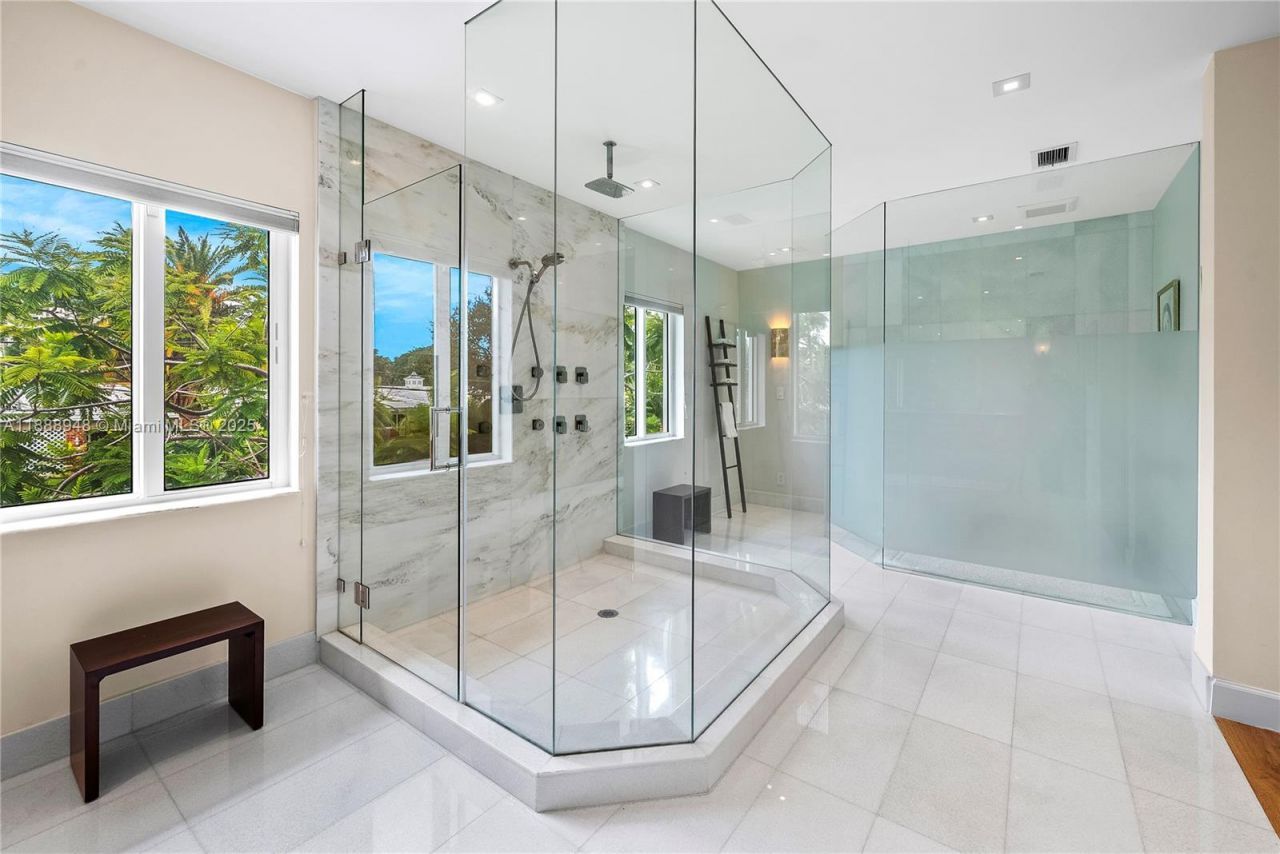 1370 NE 103rd St, Miami Shores, FL 33138 Photo