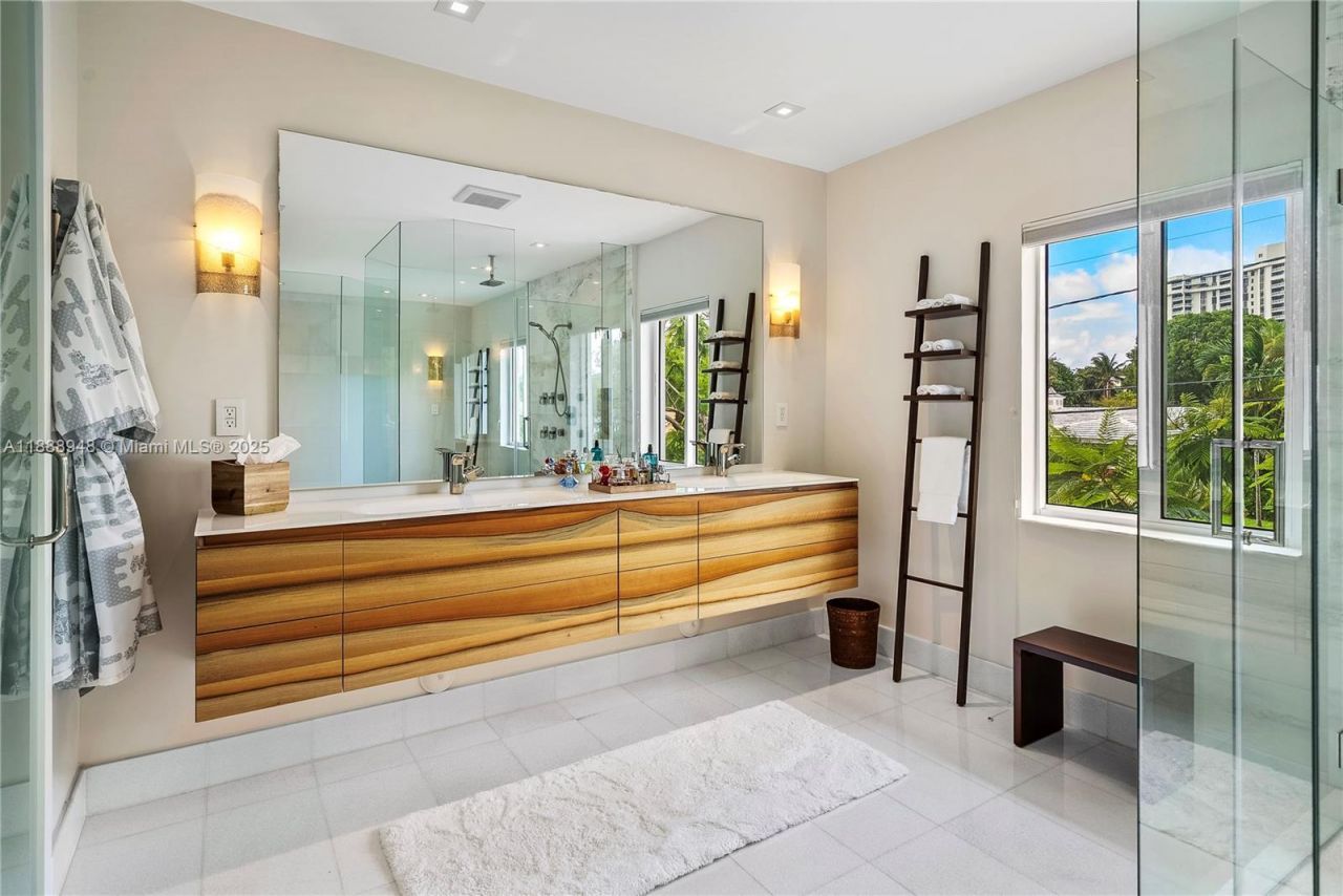 1370 NE 103rd St, Miami Shores, FL 33138 Photo