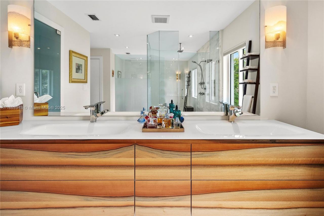 1370 NE 103rd St, Miami Shores, FL 33138 Photo