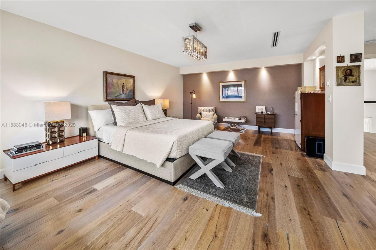 1370 NE 103rd St, Miami Shores, FL 33138 Photo