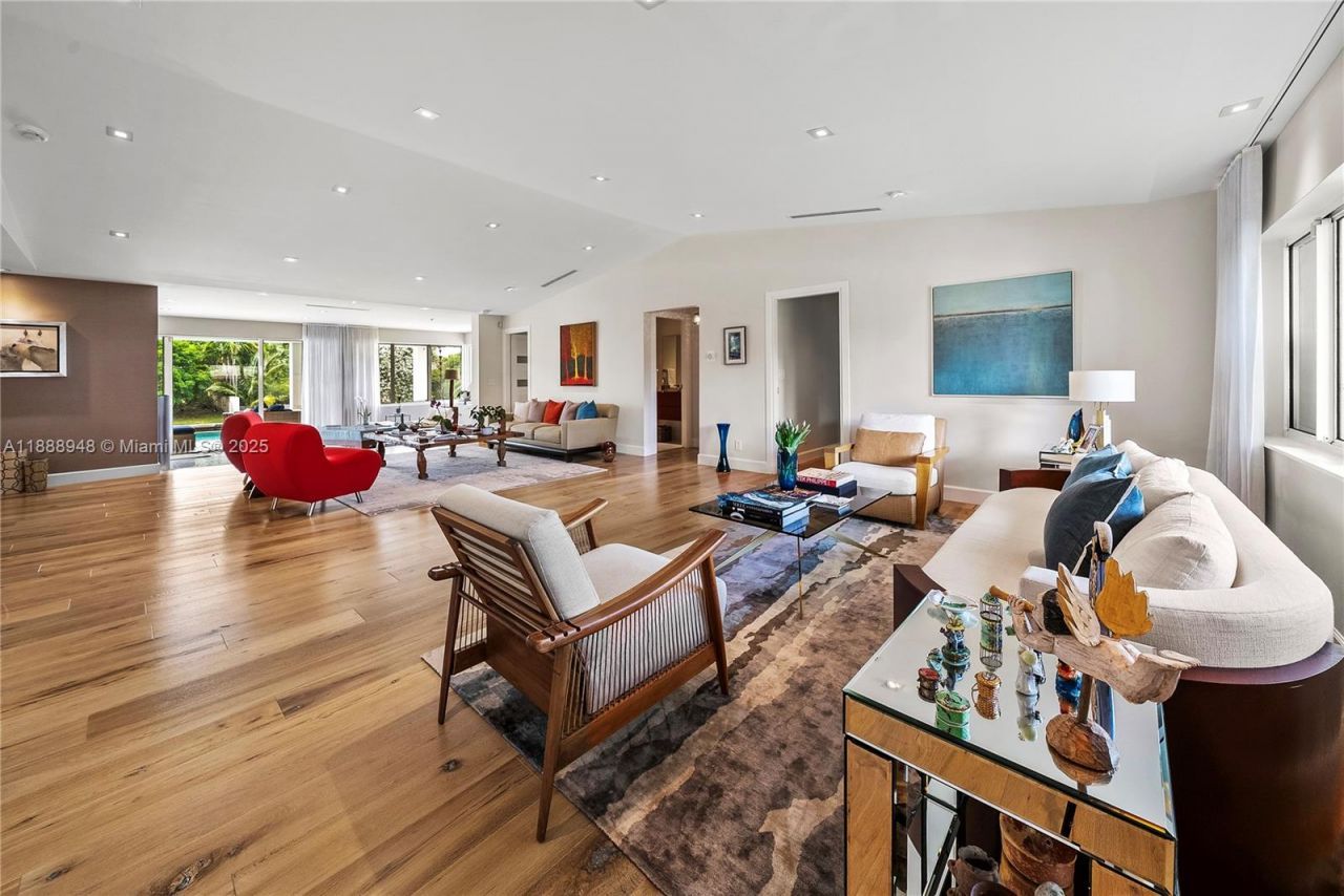 1370 NE 103rd St, Miami Shores, FL 33138 Photo