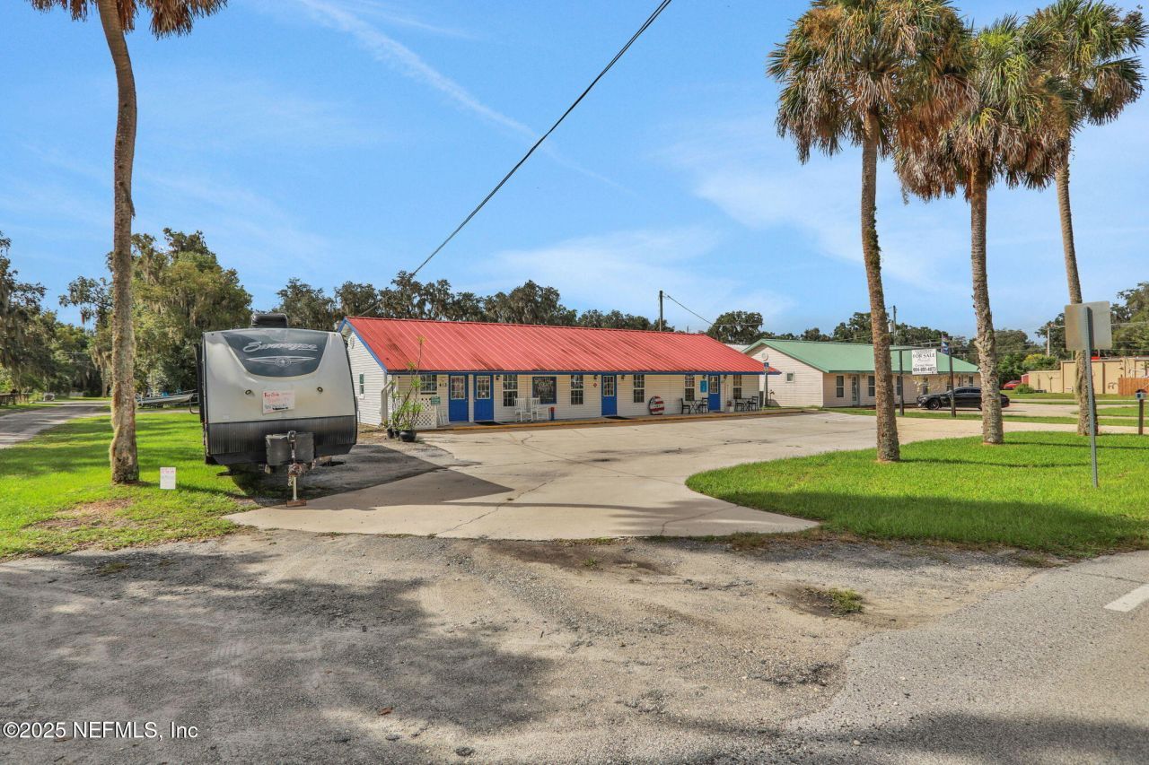 413 Elm Street, Welaka, FL 32193 Photo