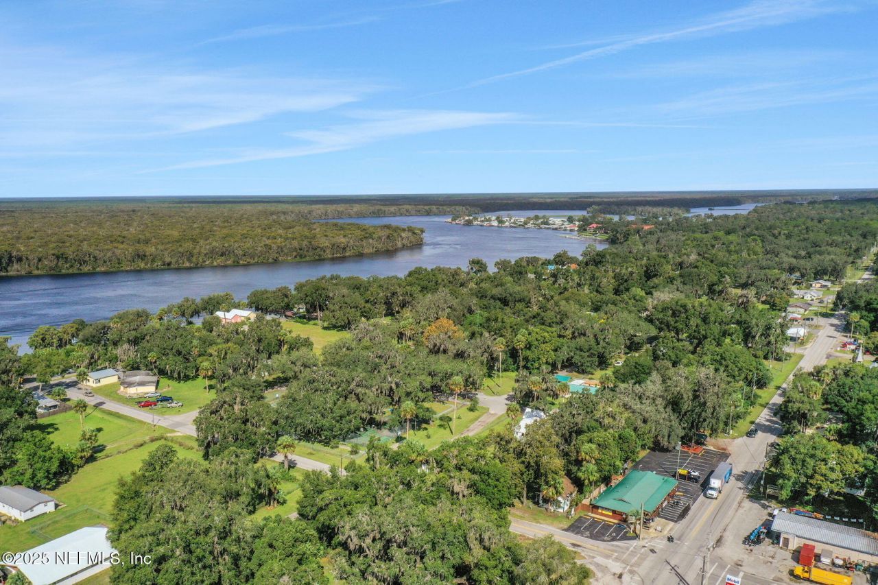 413 Elm Street, Welaka, FL 32193 Photo