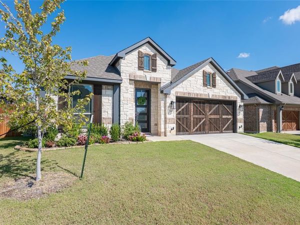 297 Sparkling Springs Drive, Waxahachie, TX 75165
