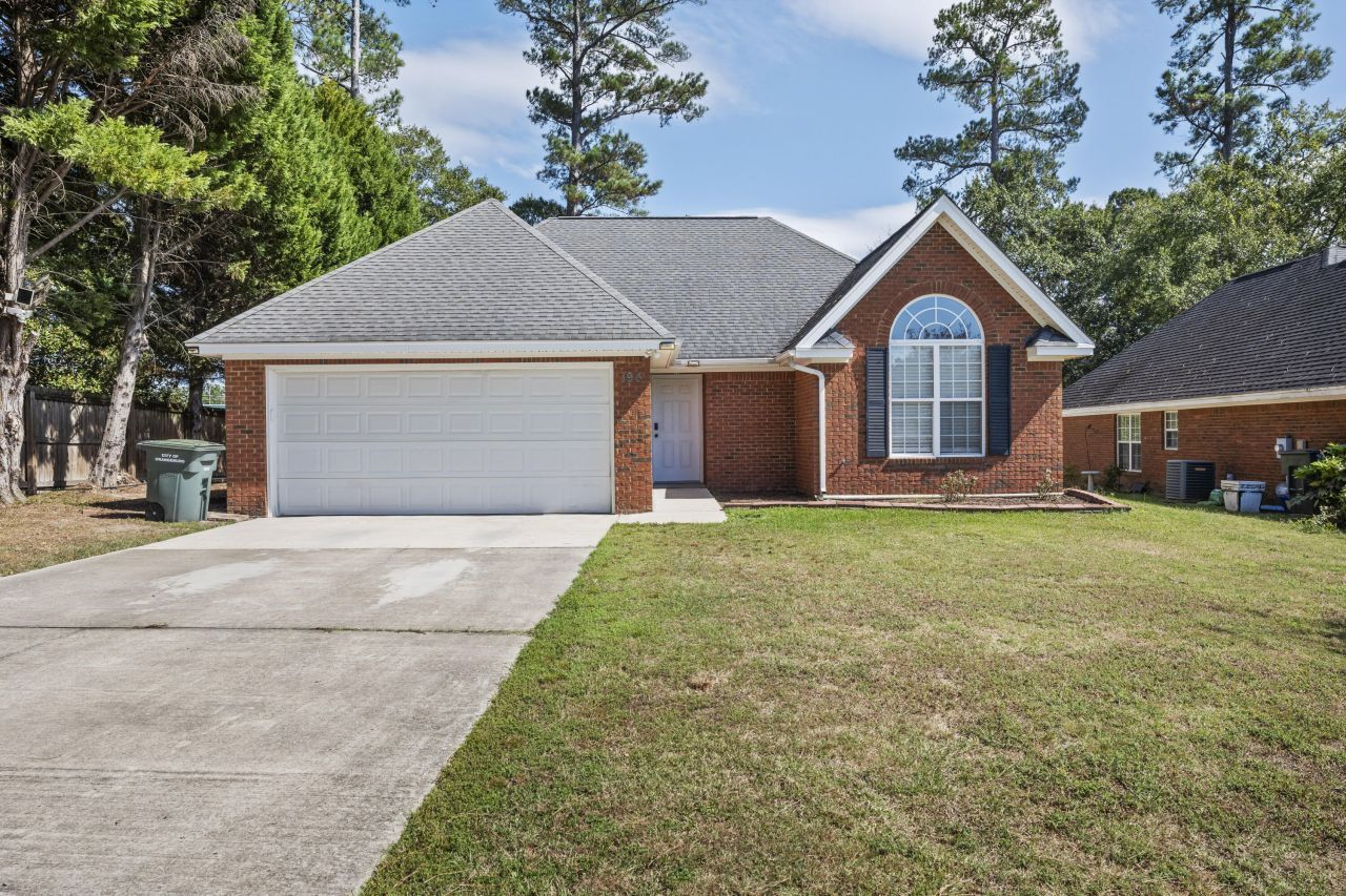 194 Orangepark Drive Photo 1