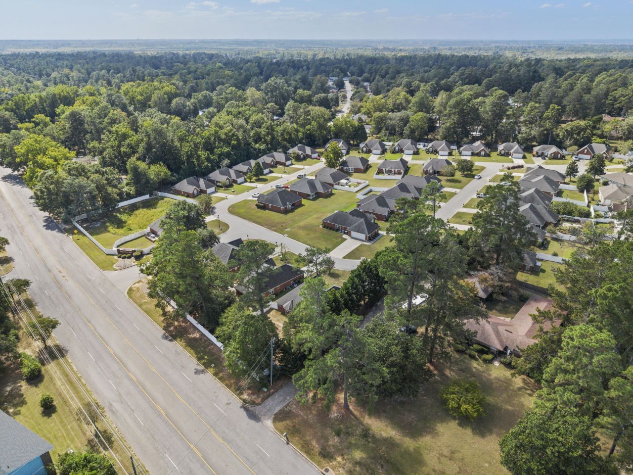 194 Orangepark Drive Photo 11