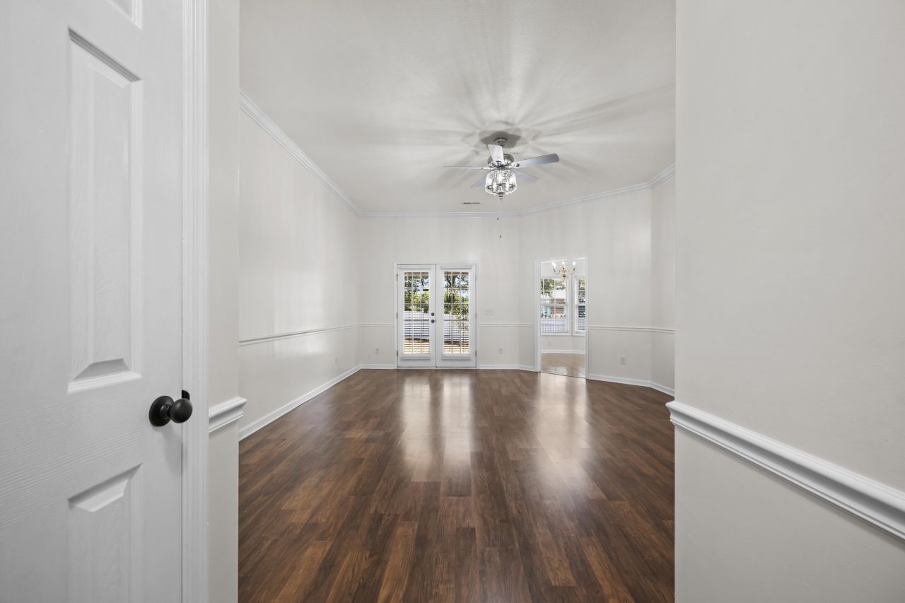 194 Orangepark Drive Photo 13