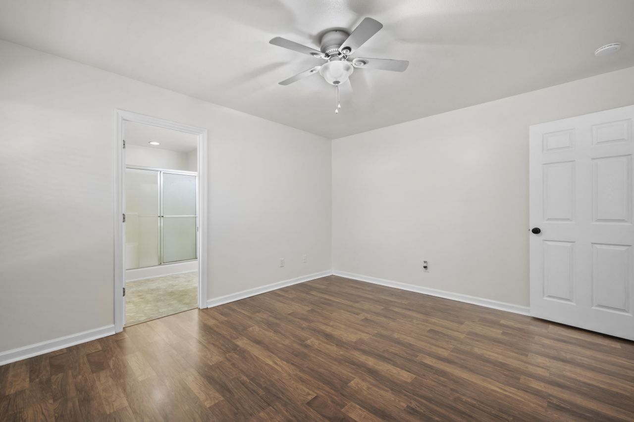 194 Orangepark Drive Photo 25