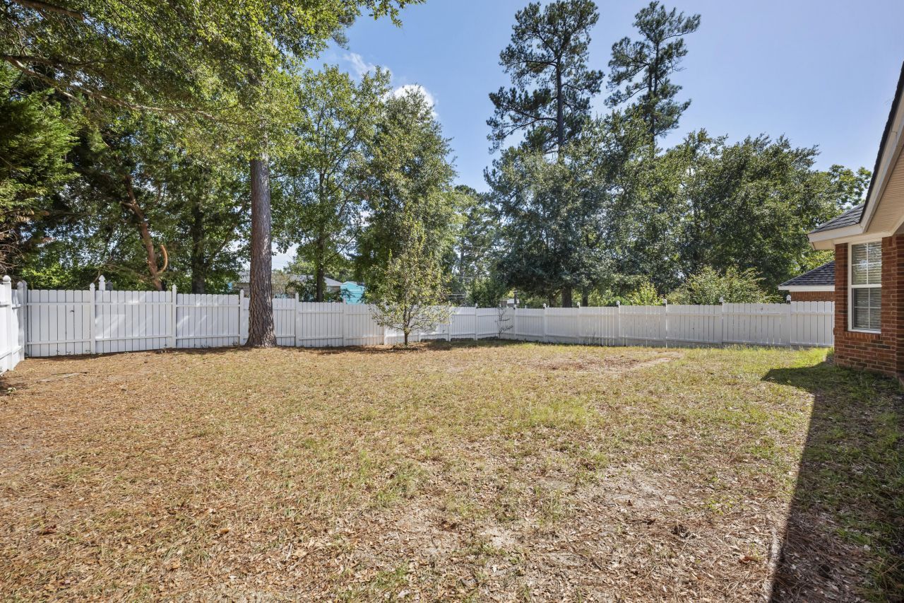 194 Orangepark Drive Photo 33