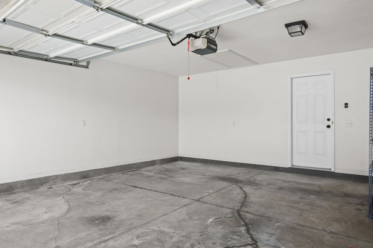 194 Orangepark Drive Photo 38