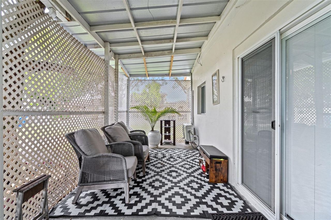 5340 SW 5th St, Miami, FL 33134 Photo