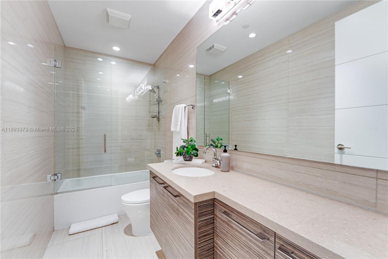 259 Shore Ct, Lauderdale by the Sea, FL 33308 Photo