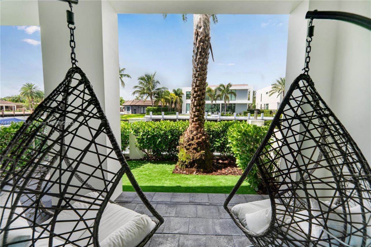 259 Shore Ct, Lauderdale by the Sea, FL 33308 Photo