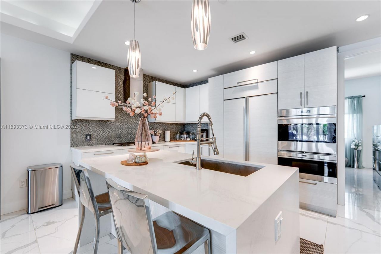 259 Shore Ct, Lauderdale by the Sea, FL 33308 Photo